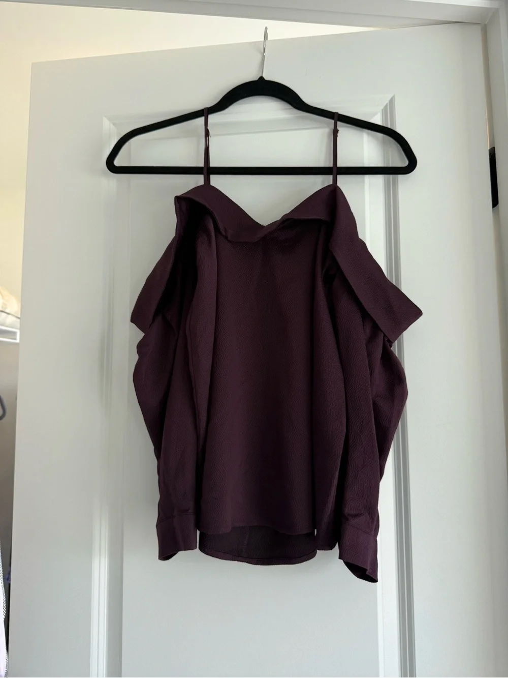 Leith Off-Shoulder Blouse in Plum